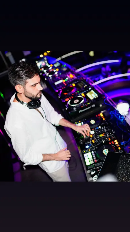 DJ A330 – Press photo 2
